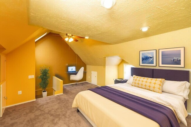 Building Photo - 461 Averill Ave