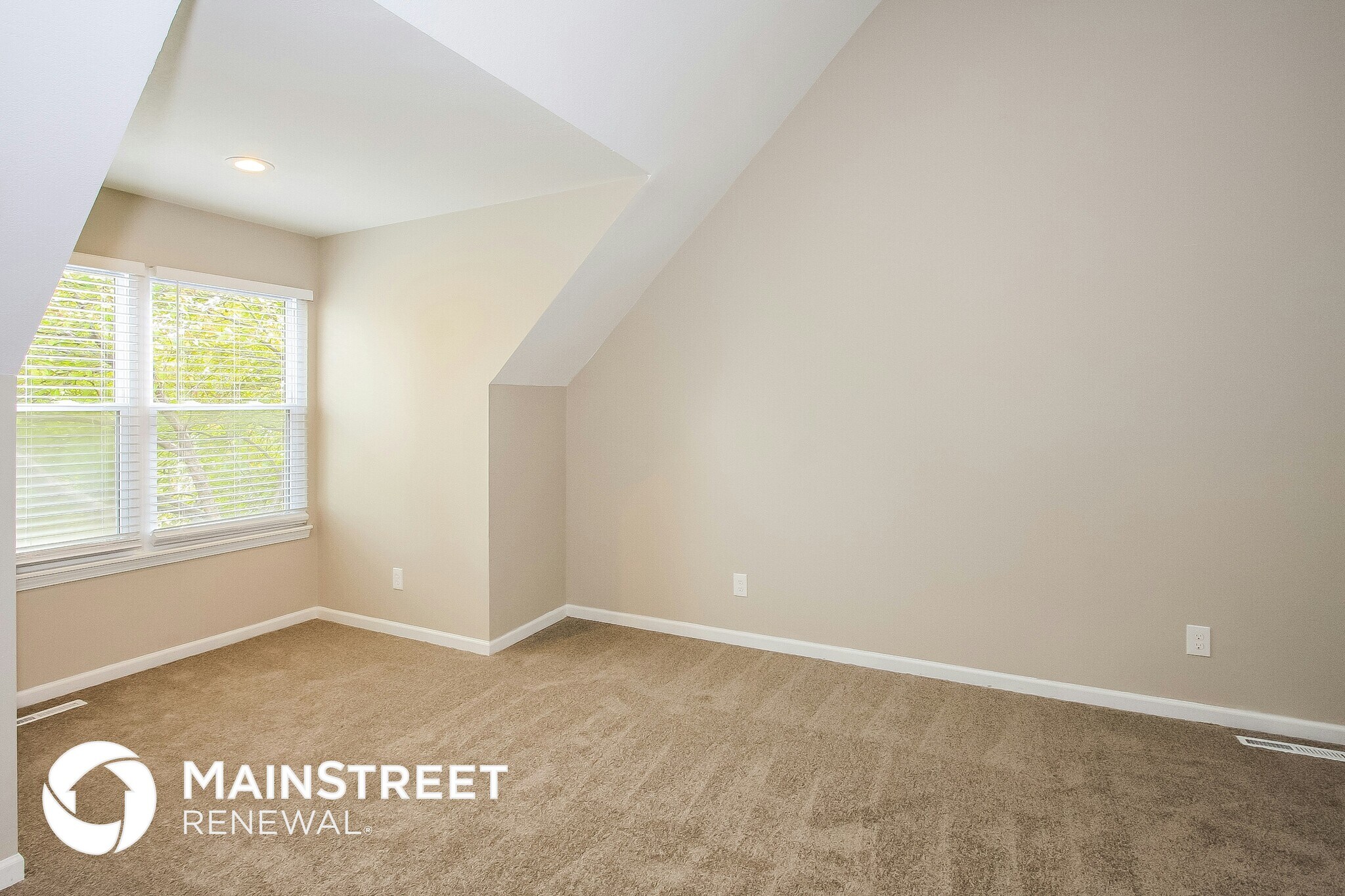 Building Photo - 8425 N Chatham Ave