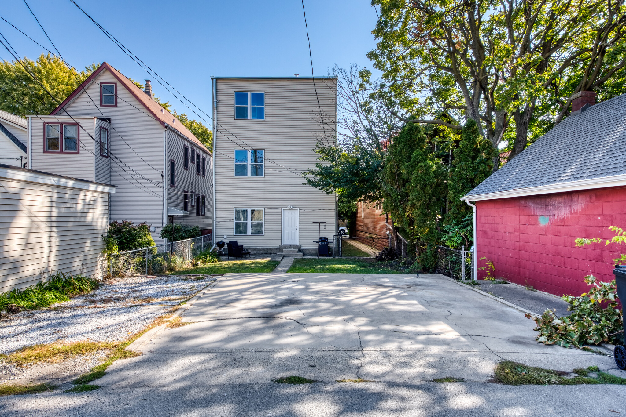 Building Photo - 3726 N Troy St