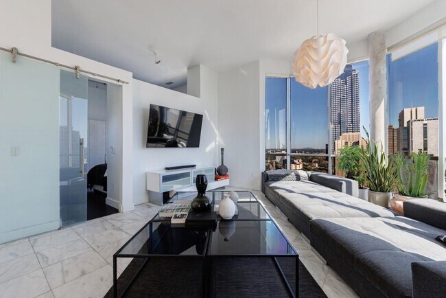 Building Photo - 285 Centennial Olympic Park Dr NW