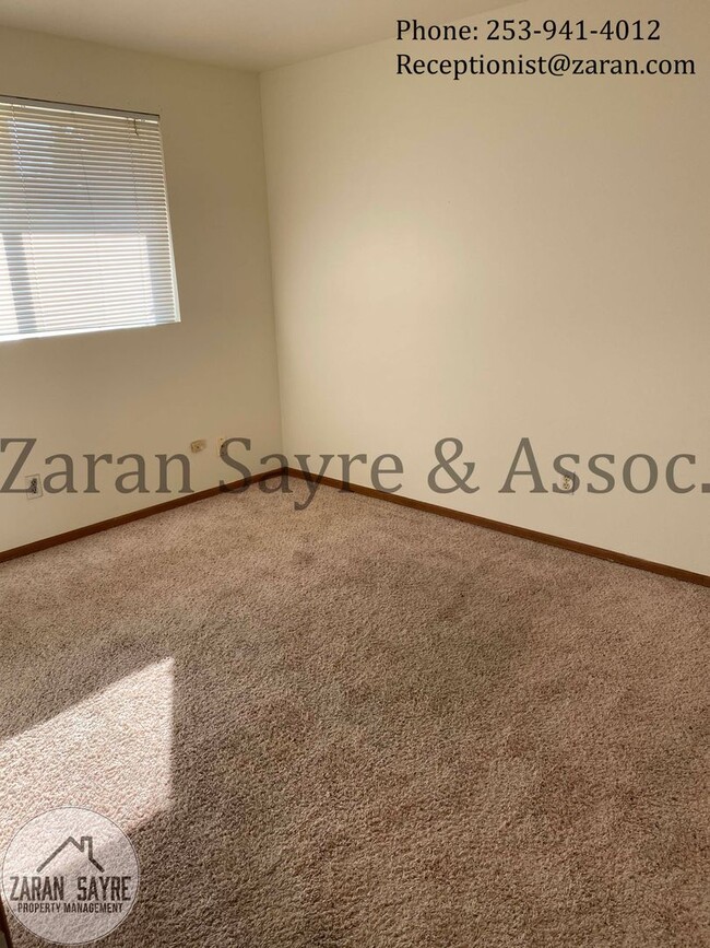 Building Photo - 404 - Cozy Rambler in Federal Way with Lar...