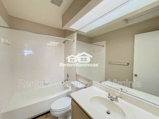 Building Photo - 947 Shoal Creek Trail