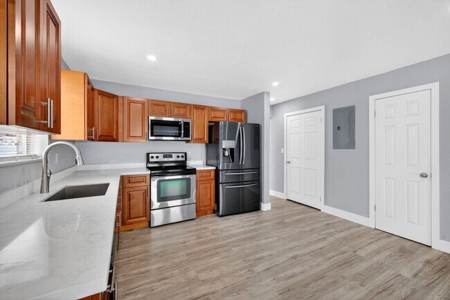 Building Photo - 5424 SW 44th Terrace