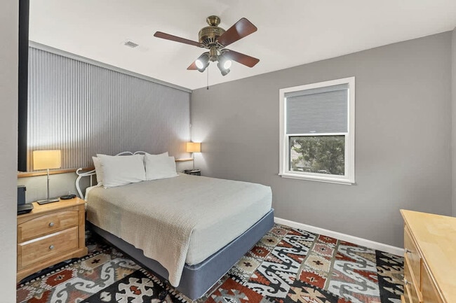 Building Photo - 1142 Amanda