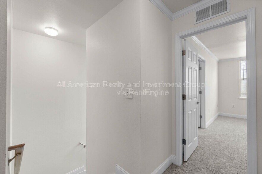 Building Photo - 554 Wingspan Way