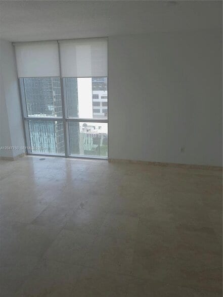 Building Photo - 1060 Brickell Ave