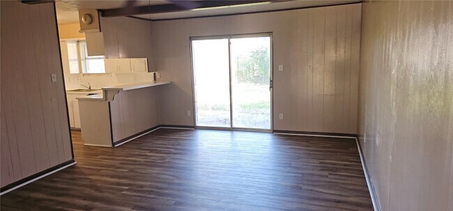 Building Photo - 2114 Yorktown Ct N