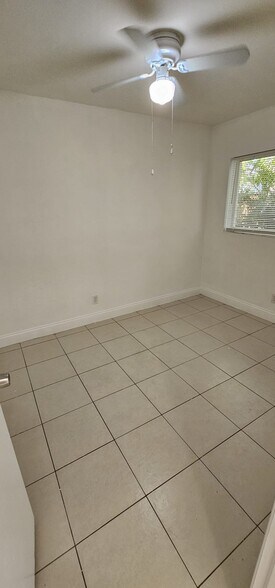 Building Photo - 1944 Adams St