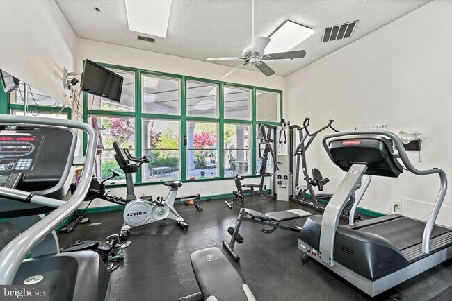 Building Photo - 14300 Rosy Ln