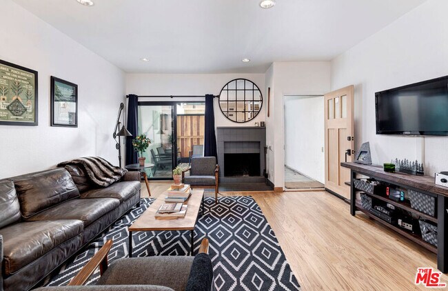 Building Photo - 1133 24th St