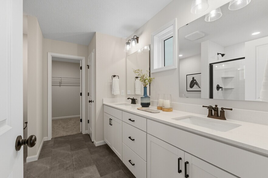 Building Photo - 3472 Knightsbridge Trl N
