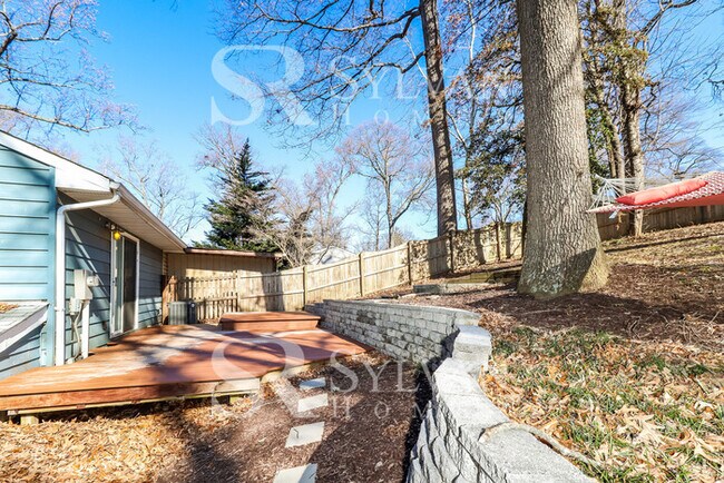 Building Photo - Updated 3BR home in Crownsville available now!