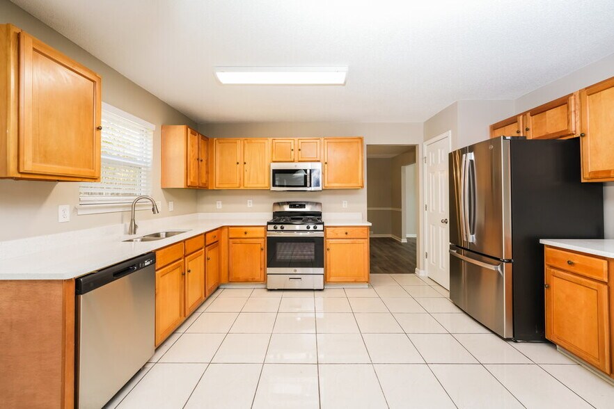 Building Photo - 4097 Rosebud Park Dr