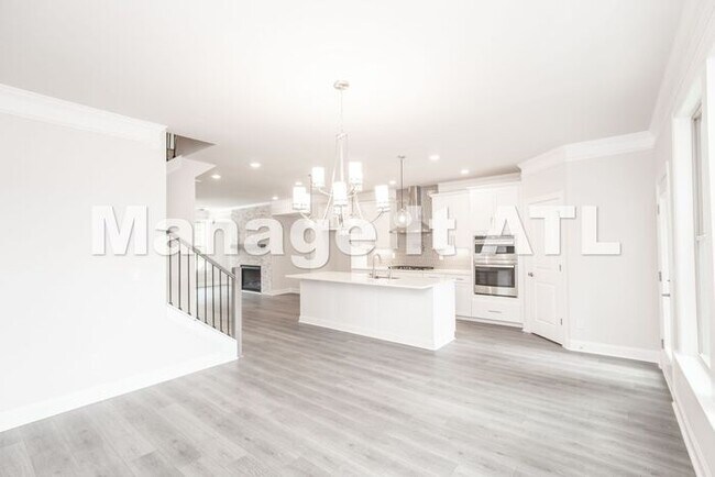 Building Photo - Brand new townhome in Chamblee