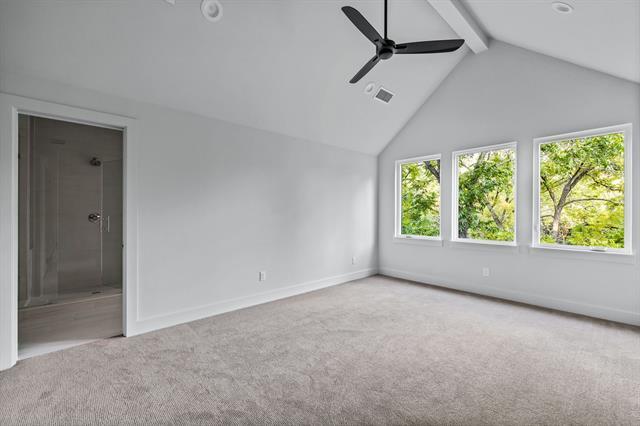 Building Photo - 9232 San Fernando Way