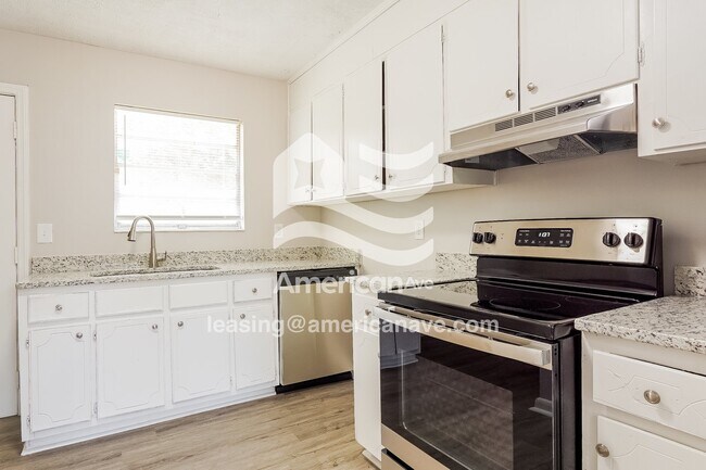 Building Photo - 6825 6th Ave S