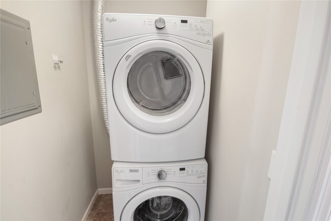 Building Photo - 284 Stonewall Creek Dr