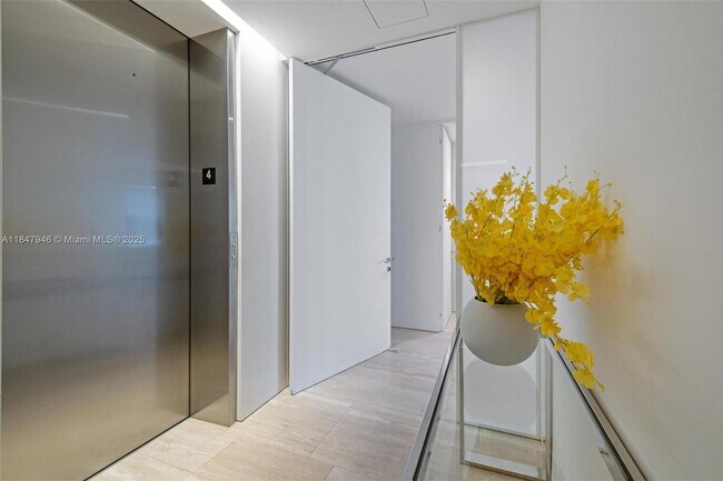 Building Photo - 9001 Collins Ave