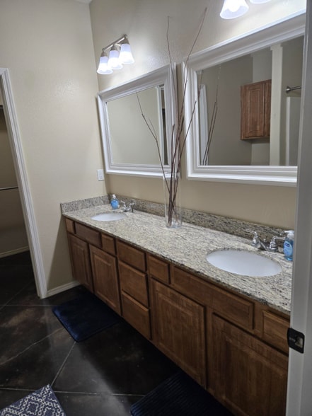 Building Photo - 6203 Nancy Ellen St