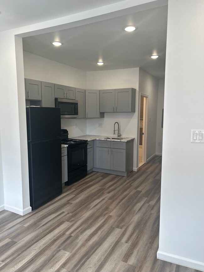 Building Photo - 12th st