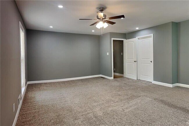 Building Photo - 3832 Meadow Ln