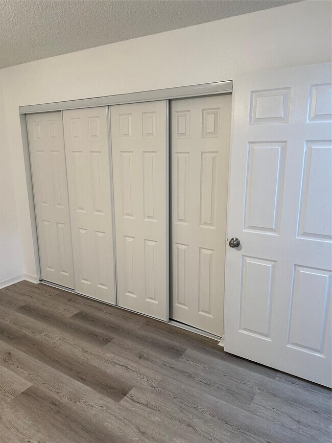 Building Photo - 2825 Stoneway Ln