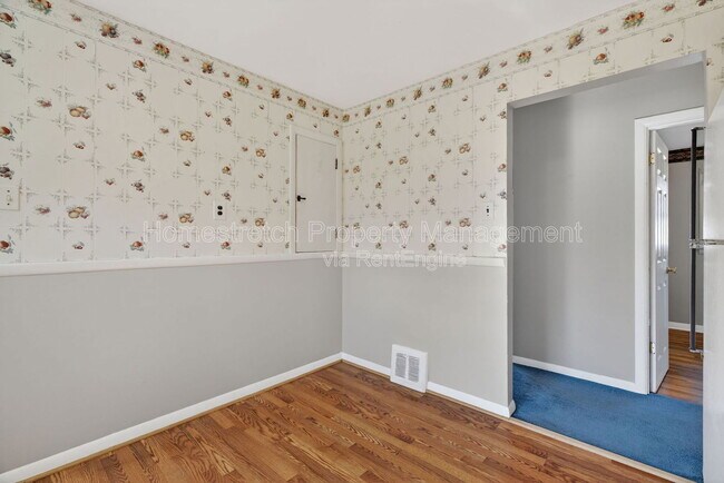 Building Photo - 1108 Renshaw Dr