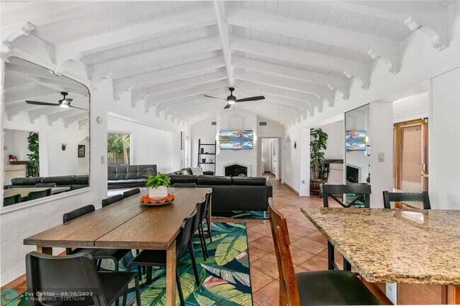 Building Photo - 314 Isle of Capri Dr