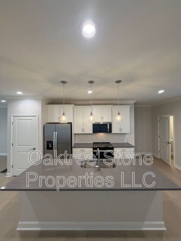 Building Photo - 1973 Hollywood Rd