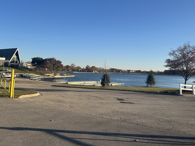 Building Photo - 946 E Grant Dr