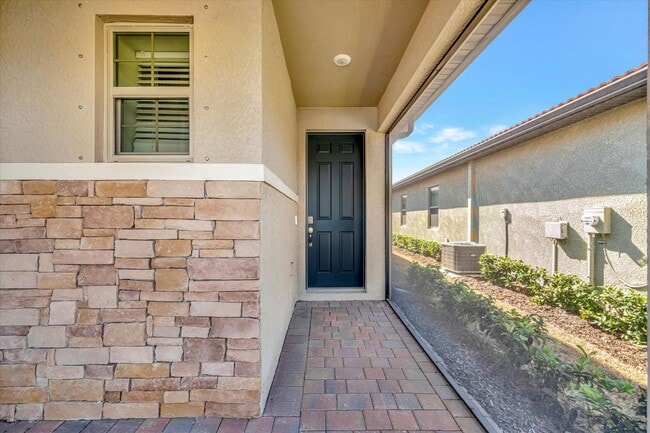 Building Photo - 3Bed/2Bath in Gated Community of Nokomis + 2-Car Garage