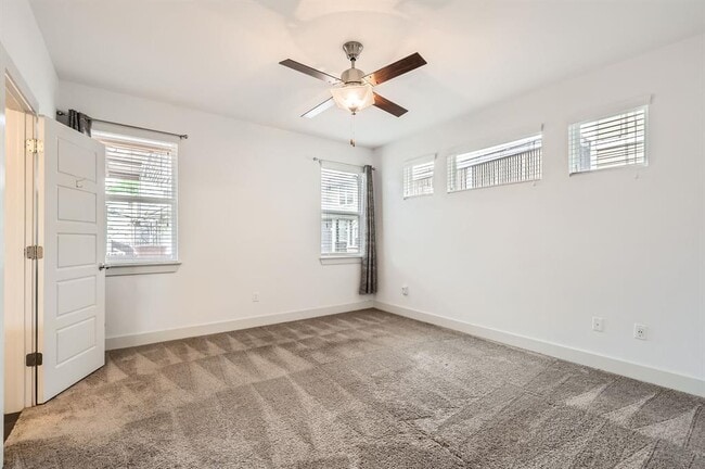 Building Photo - 1513 Casa Dr
