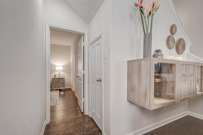 Building Photo - 25311 Sierra Woods Ln