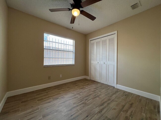 Building Photo - Newly Renovated 3/2 Home ~ Brand New Kitchen ~ Updated Bathrooms ~ Fenced Yard!