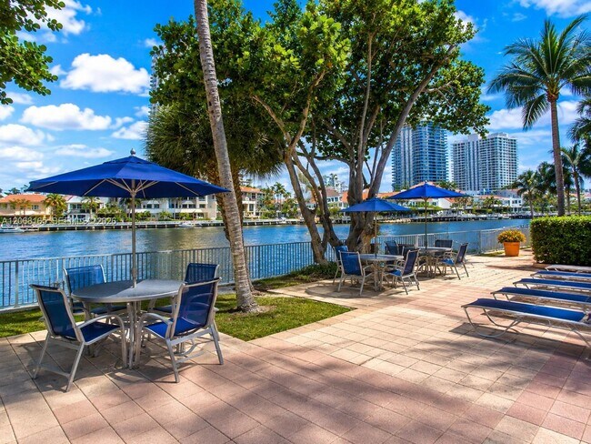 Building Photo - 19390 Collins Ave