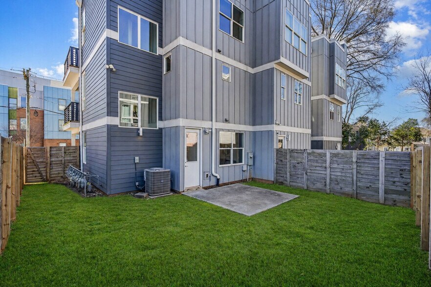 Building Photo - 1659 Duckworth Ave