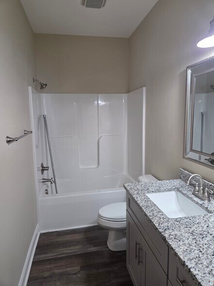 Building Photo - 325 South Pointe Dr