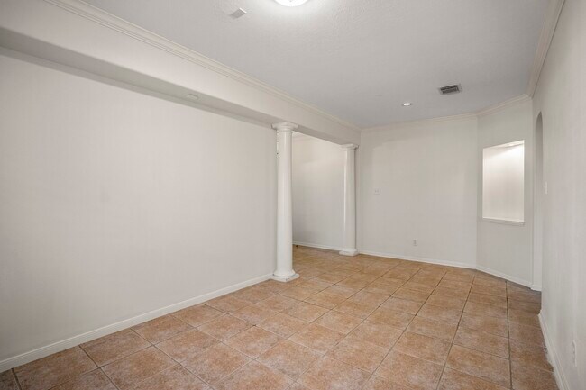 Building Photo - 15 Heron Hollow Ct