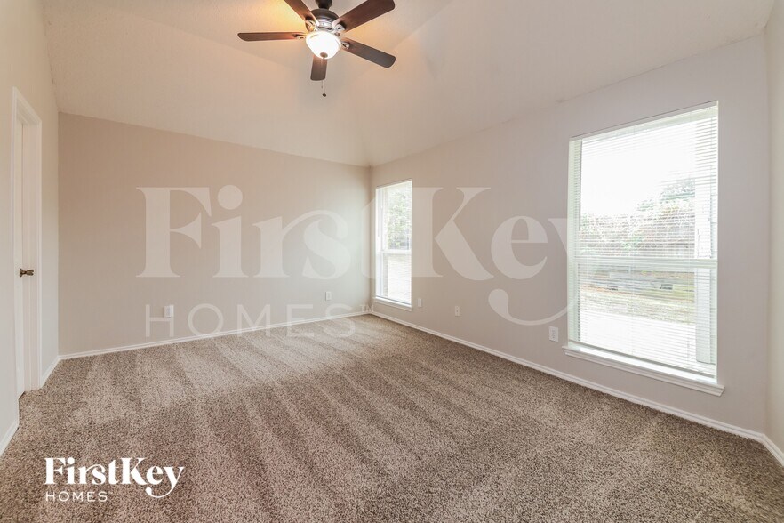 Building Photo - 144 Pinion Ln