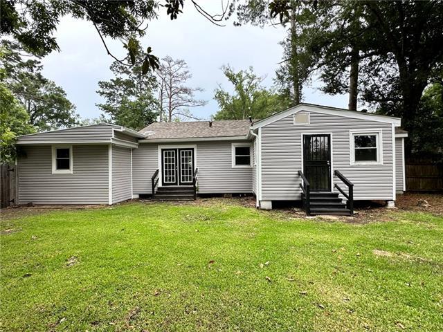 Building Photo - 105 Rosewood Cir