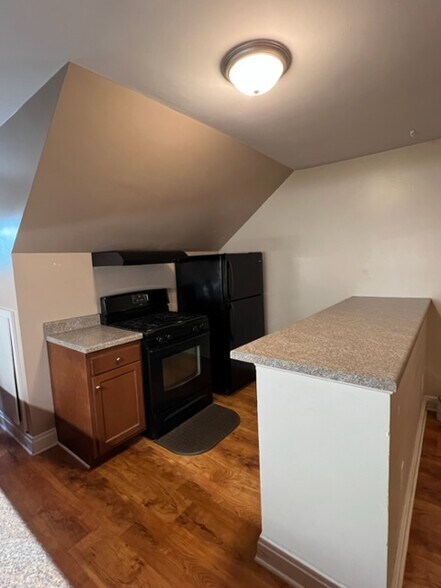Building Photo - 47 E Cherry St