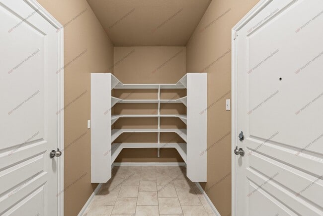 Building Photo - 513 Wedgwood Dr