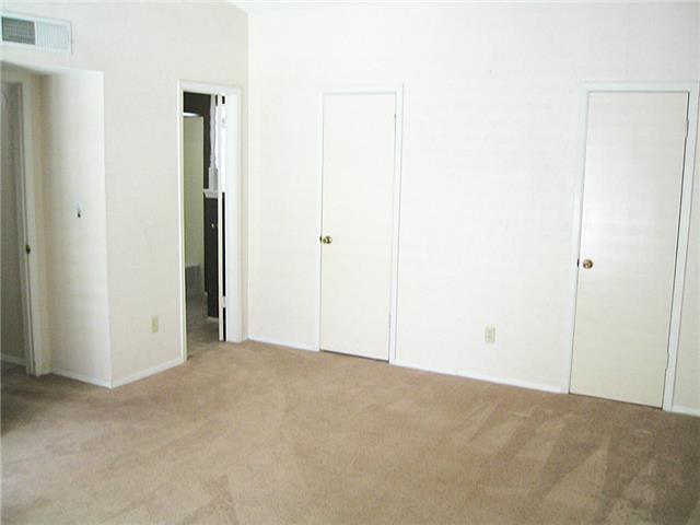 Building Photo - 6725 Paseo Redondo Ave