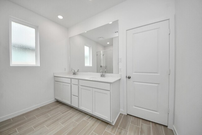 Building Photo - 1062 Blue Stone Dr