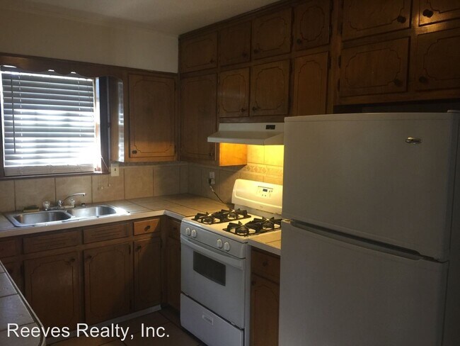 Building Photo - 3 br, 2 bath House - 6495 Fairoak Dr. So.