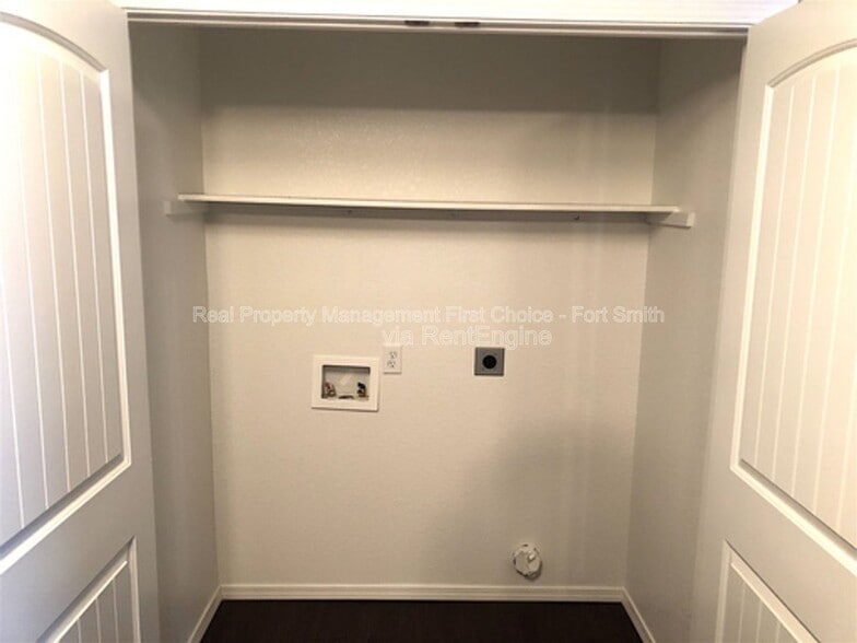 Building Photo - 2020A Ingalls Ln