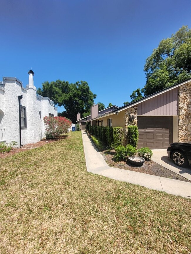 Building Photo - 937 Aragon Ave