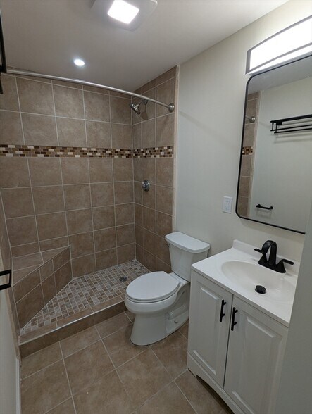 Building Photo - 19 Shepard St