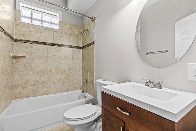 Building Photo - 6BR / 5BA Single-Family Home | 2,663 Sq Ft | Private Driveway | Deck | $4,200/mo Spacious 6-bedro...
