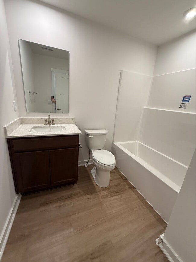 Building Photo - Home for the Holidays!